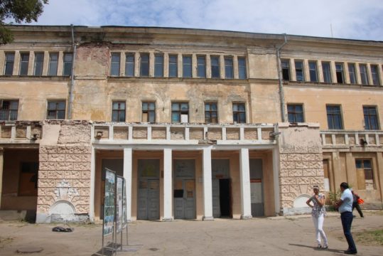 Возбуждено уголовное дело о мошенничестве за срыв  реконструкции  Дома офицеров в Энгельсе