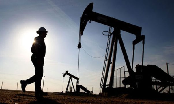 Мировые поставки нефти скоро существенно превысят спрос