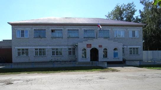 Глава  администрации три года присваивала зарплату своего родственника