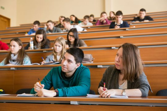 Обучаться в российских вузах будет  еще дороже