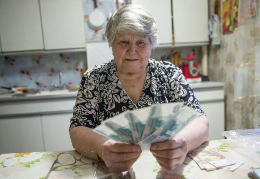 Кому прибавят пенсию в июле  