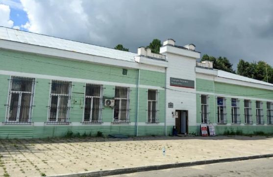 Железнодорожный вокзал  в Петровске будет восстановлен по решению суда