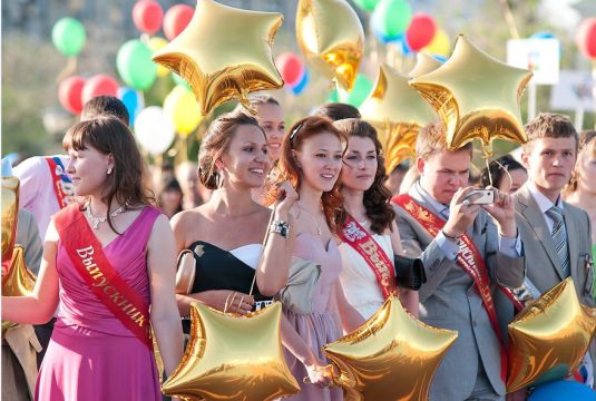 Во сколько обойдется выпускной бал в России