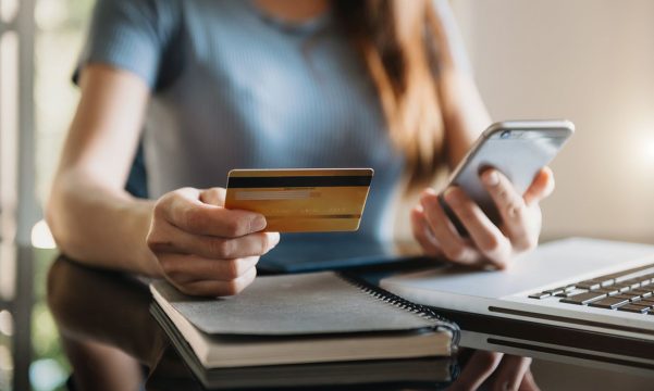 Эксперты предупредили о летних мошеннических схемах