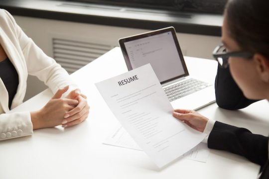 Условия на рынке труда стали менее выгодными для поиска работы