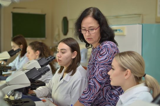 Минздрав отстаивает целевой набор в вузы