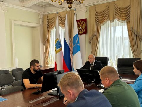 В мэрии Саратова  руководители организаций пообещали повысить зарплаты:  но не сказали,   когда и насколько   