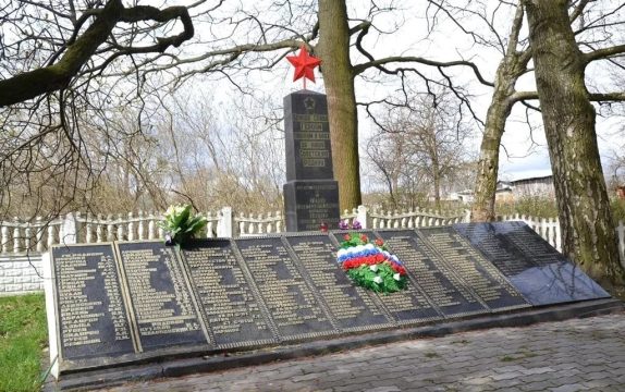 За осквернение воинских мемориалов и захоронений нарушителям грозит уголовная ответственность