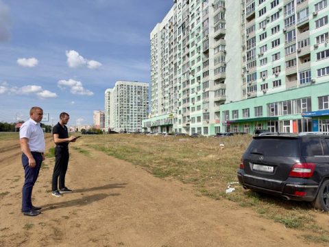 В Саратове за парковку на «зеленой зоне»  оштрафуют от  2 до 100 тысяч рублей