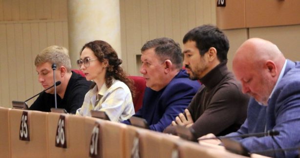 Буколические мечты народных избранников о миллионах от букмекеров и дорогах без ям