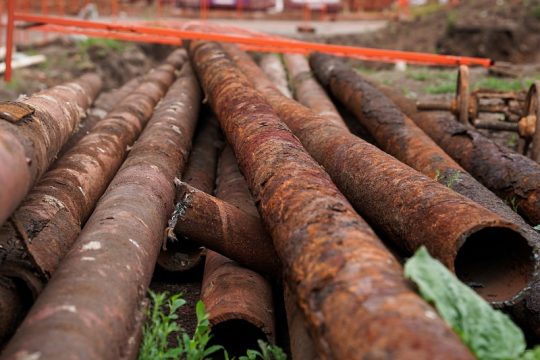 В коммунальные тарифы продолжают закладывать роскошную жизнь чиновников