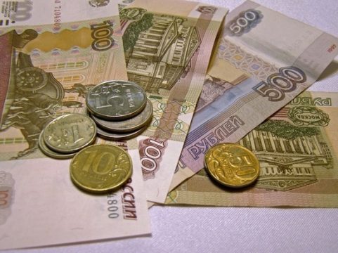 Россияне попадают в кредитную кабалу из-за задержек зарплаты