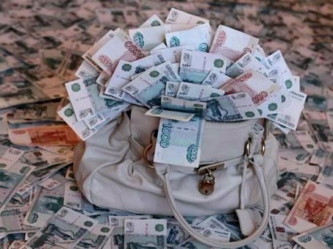Россияне активно используют сберегательную модель поведения