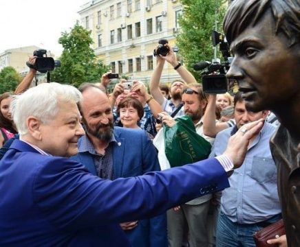 Книга «Незримый мир Олега Табакова: многоформатный альбом» признана лучшей  на  престижном конкурсе