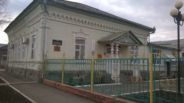 В Марксе здание ЗАГС взяли под охрану