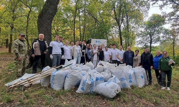 На Кумысной поляне собрали двадцать кубометров отходов