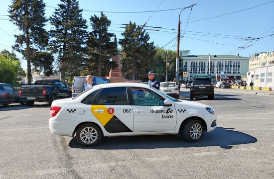 Работу такси в Саратове продолжают упорядочивать