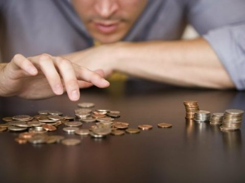 Саратовская область продолжает быть аутсайдером по зарплатам
