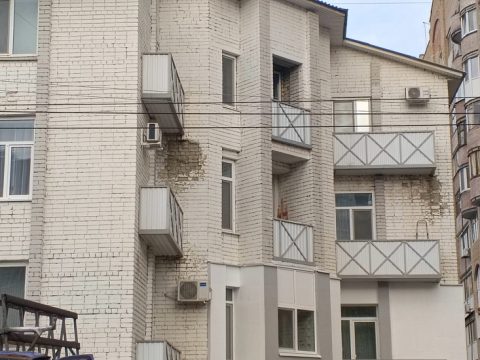 В Саратове нашли дом  с подмоченной репутацией