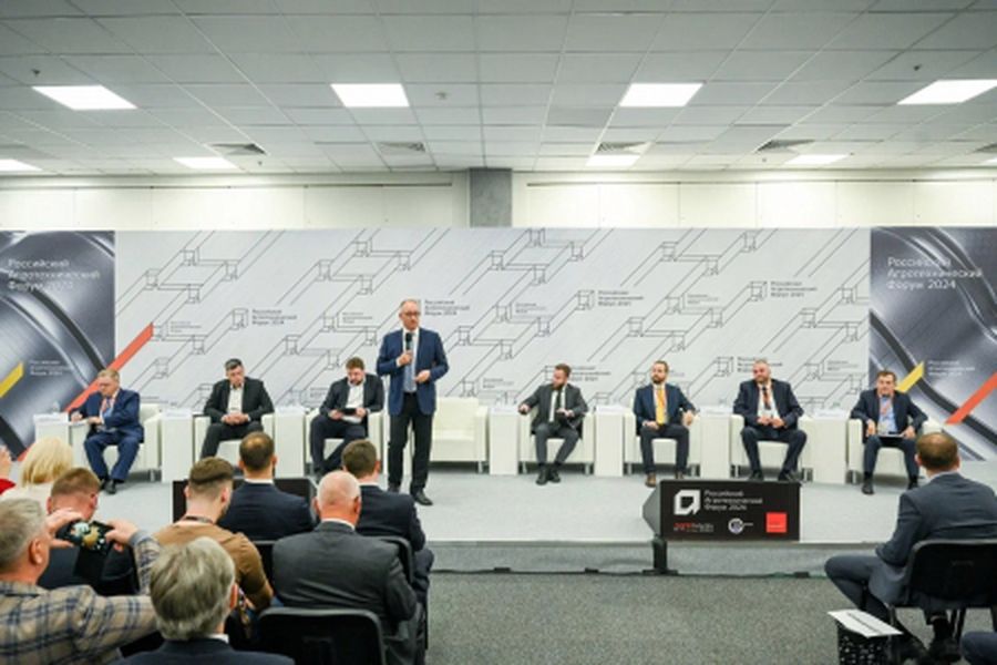 Продажи зерноуборочных комбайнов в России упали на 45 процентов