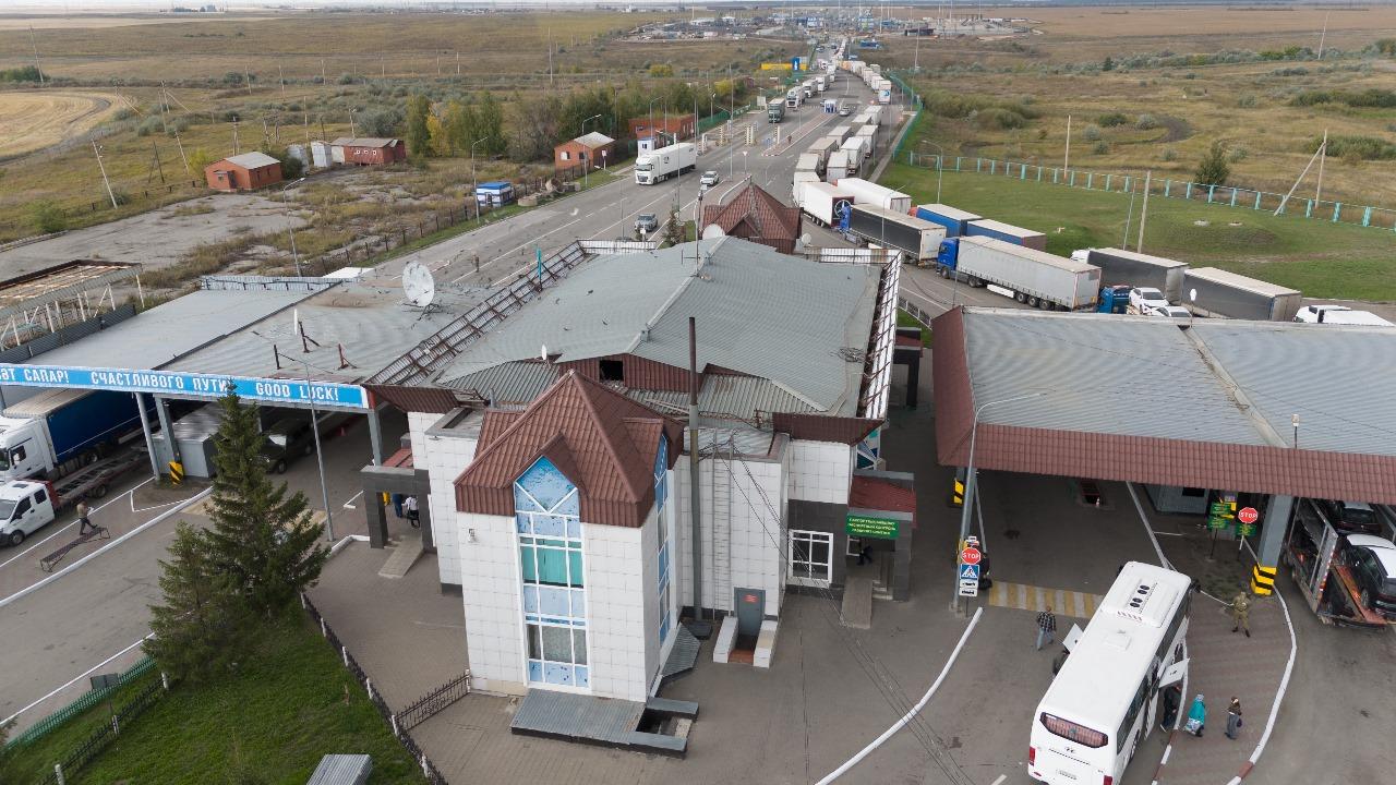 В Россию из Казахстана стоят огромные очереди из грузовиков
