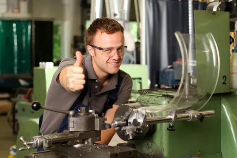 Молодым специалистам промышленных предприятий Саратовской области выплатили 30 млн рублей