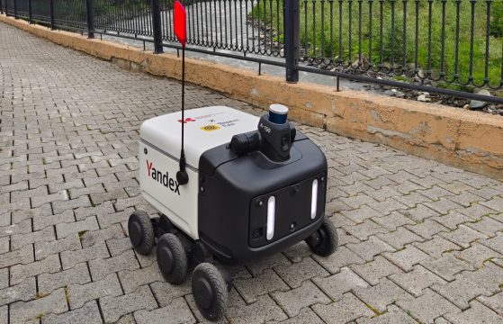 На улицах российских городов ожидается нашествие роботов-доставщиков