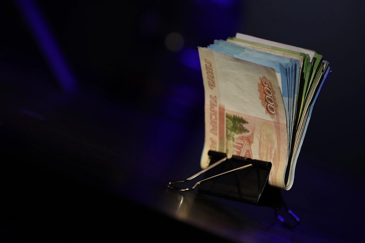 По уровню зарплат Саратовская область занимает провальное 66-е место