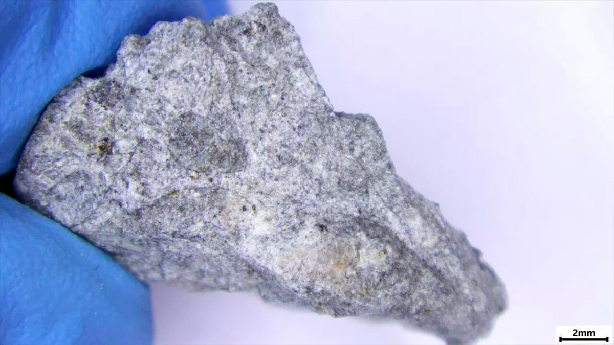 В Сети стали продавать осколки Московского метеорита