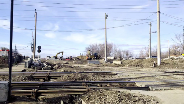 Сокурский тракт: работы по строительству путепровода идут по графику