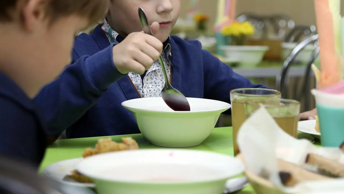 В Саратовской области с 2026 года школьники ещё шести райцентров будут кушать бесплатно