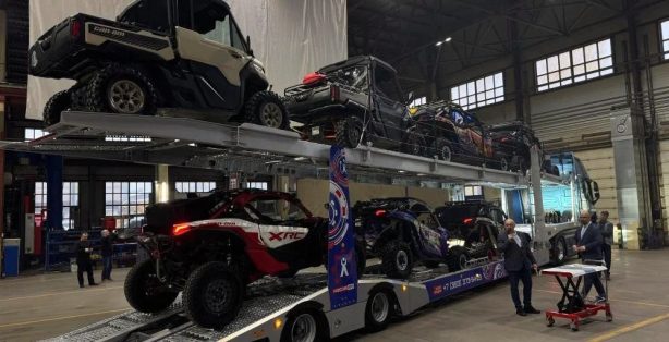 Первый отечественный двухъярусный автовоз представлен в Новосибирской области