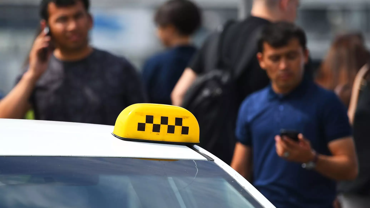 Иностранцам продлён запрет на работу в Саратовской области