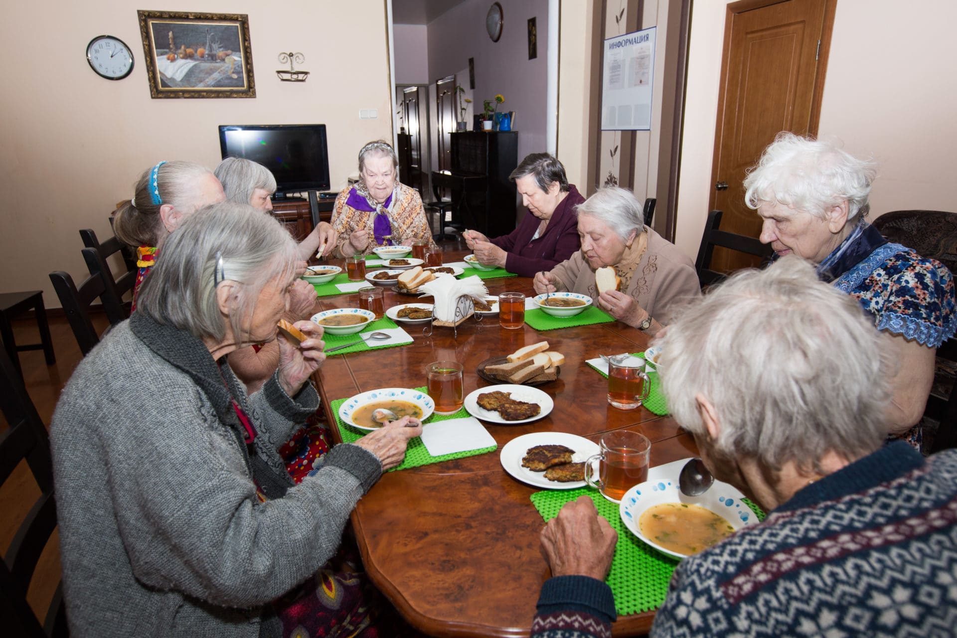 В стационарах области социальные услуги в этом году получили более 6 тысяч человек