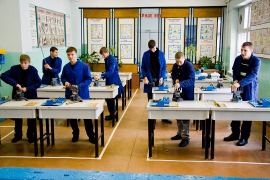 Молодежь начала активно идти за средне-специальным образованием