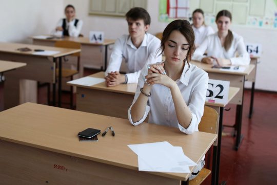 Экзаменационный эксперимент  для девятиклассников продлят еще на пятилетку