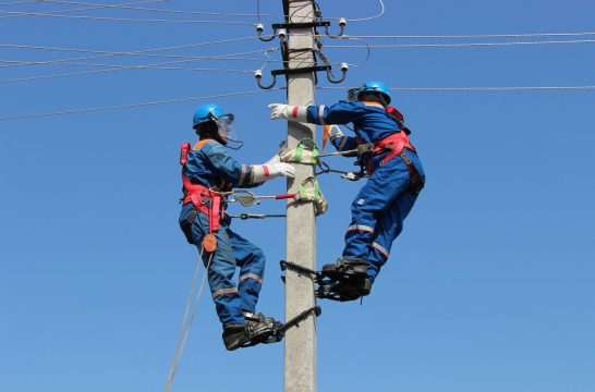 Тарифы на электричество  в России могут снова поднять