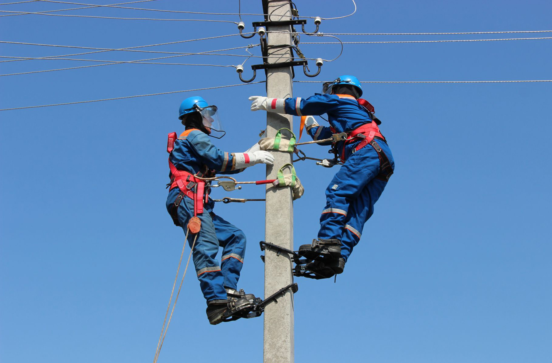 Тарифы на электричество  в России могут снова поднять