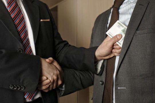 Начался очередной этап войны пчел с медом