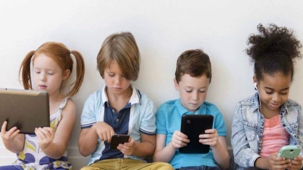 В России хотят ввести детские сим-карты