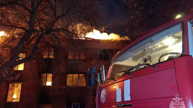 В Энгельсе пострадавший на пожаре получил компенсацию почти миллион рублей