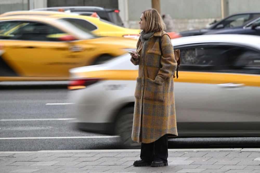Готовится смягчение требований к самозанятым в такси